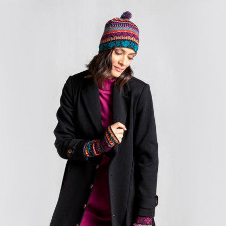 MÜTZE MIT BOMMEL GEOMETRIC PATTERN
