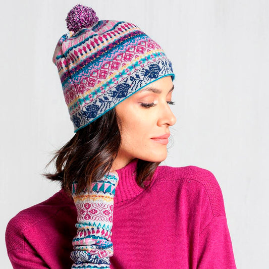 MÜTZE MIT BOMMEL GEOMETRIC PATTERN